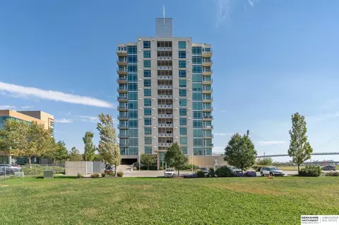 444 Riverfront Plz #802, Omaha, NE 68102
