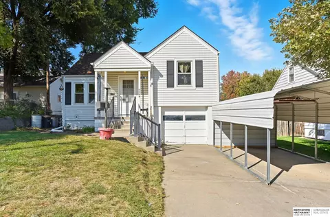 5032 Pierce St, Omaha, NE 68106