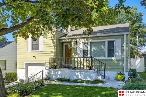 6156 Walnut St, Omaha, NE 68106