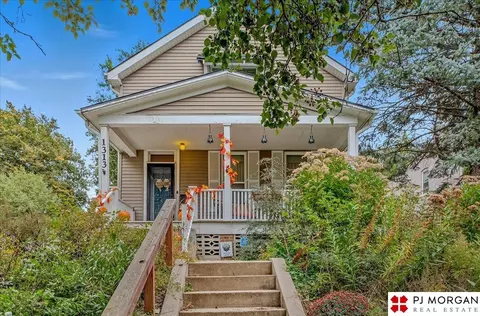 1313 S 33rd St, Omaha, NE 68105