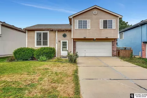 6810 N 116th Cir, Omaha, NE 68164