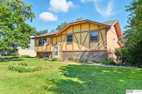 13304 Glenn St, Omaha, NE 68138