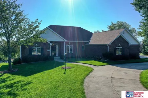 1424 205th Dr, Seward, NE 68434