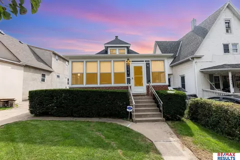 2619 D St, Omaha, NE 68107