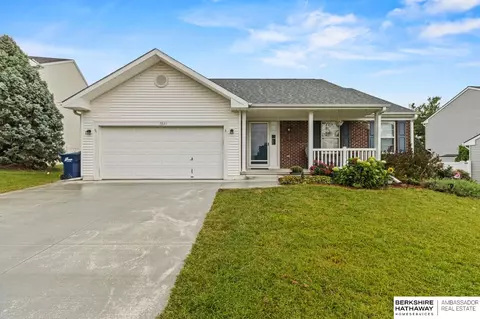 7821 S 98th St, La Vista, NE 68128