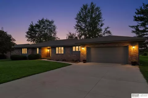 10265 Grand Ave, Omaha, NE 68134