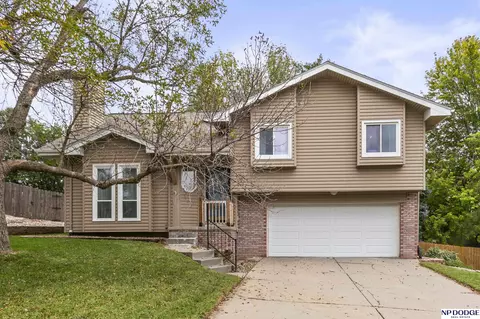 5615 N 112th Cir, Omaha, NE 68164