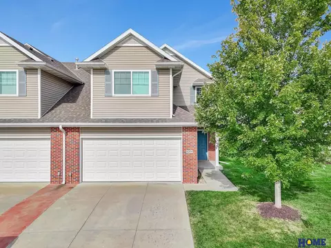 6204 Oakley St, Lincoln, NE 68512