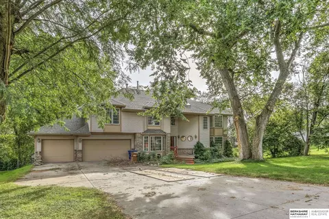 1319 Camp Gifford Rd, Bellevue, NE 68005