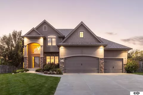 19721 O Cir, Omaha, NE 68135