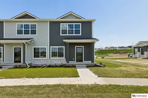 16006 Isabella St, Bennington, NE 68007