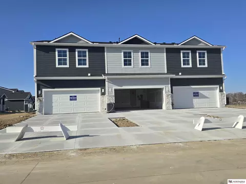 16004 Isabella St, Bennington, NE 68007