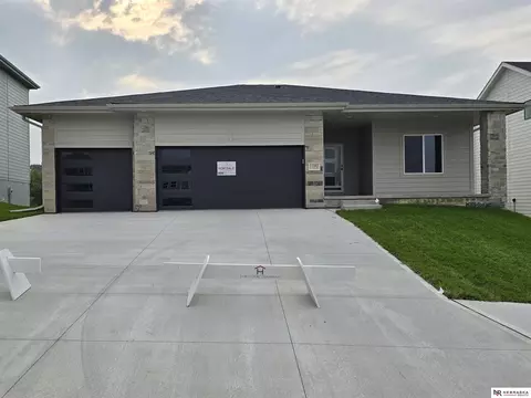 11342 N 162 St, Bennington, NE 68007