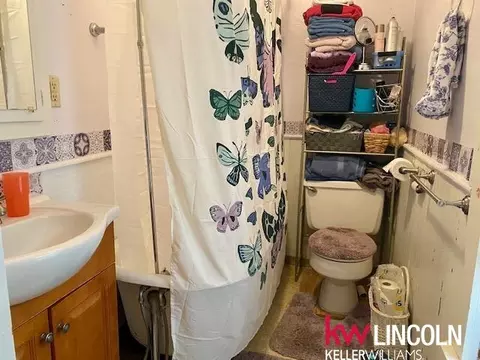 Bath - 214 E Seward St, Seward, NE 68434 photo 1 of 1