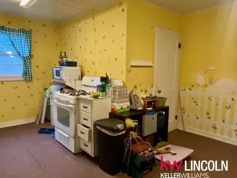 Kitchen - 214 E Seward St, Seward, NE 68434 photo 2 of 2