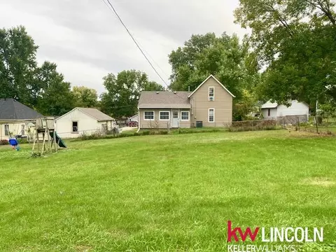 Exterior - 214 E Seward St, Seward, NE 68434 photo 1 of 2