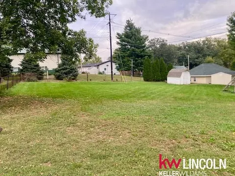 Exterior - 214 E Seward St, Seward, NE 68434 photo 2 of 2