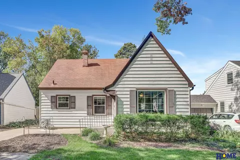 2737 S 35th St, Lincoln, NE 68506