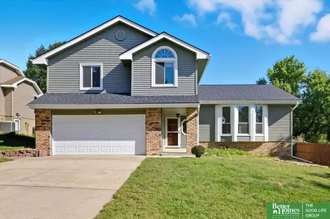 2512 Nottingham Dr, Bellevue, NE 68123