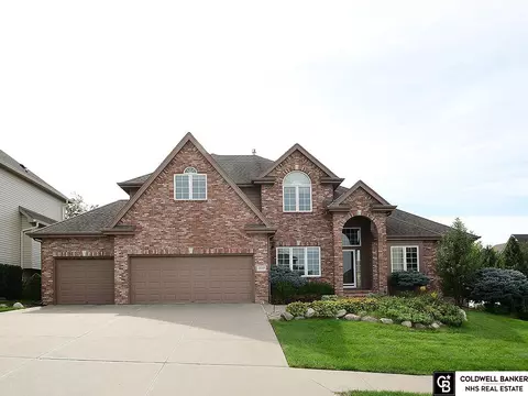 18059 Leavenworth St, Elkhorn, NE 68022