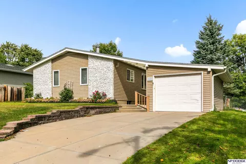 9482 Spencer St, Omaha, NE 68134