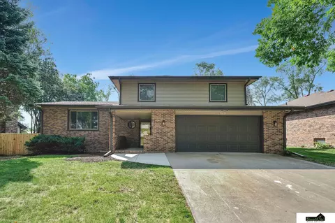 2701 S 74 St, Lincoln, NE 68506