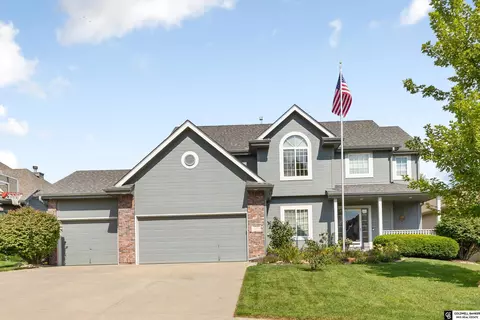 4714 Coffey St, Papillion, NE 68133