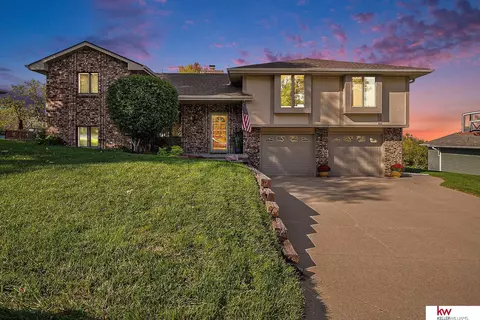 3058 Westridge Dr, Blair, NE 68008