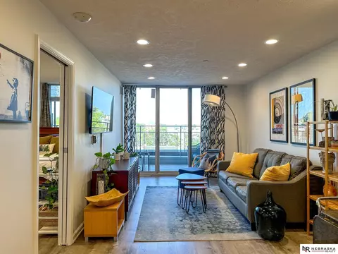 3000 Farnam St #2A, Omaha, NE 68131
