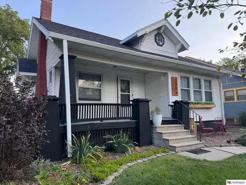 1954 Lake St, Lincoln, NE 68502