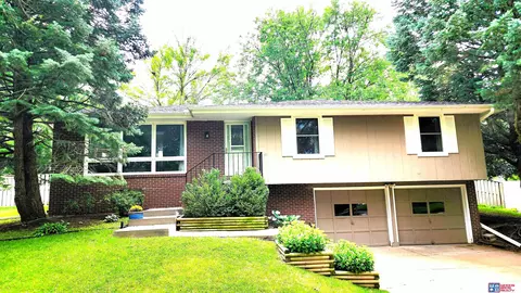 1901 Pinedale Ave, Lincoln, NE 68506