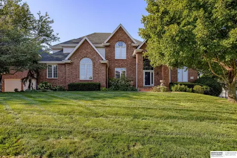 15811 Burt St, Omaha, NE 68118