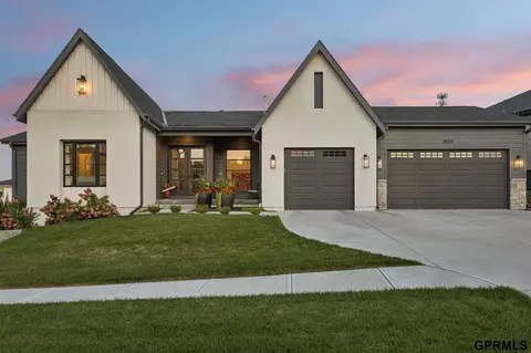 3929 S 213 Ave, Elkhorn, NE 68022
