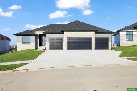 5618 N 198th St, Elkhorn, NE 68022