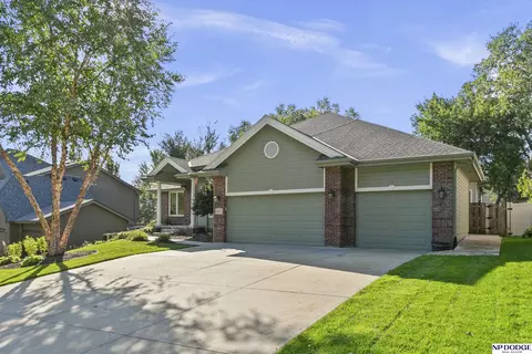 16367 Y St, Omaha, NE 68135