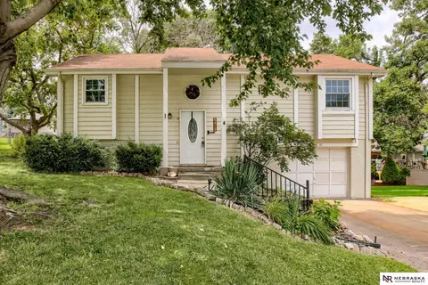 8412 S 142nd St, Omaha, NE 68138