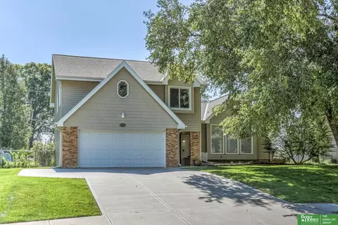 16723 Poppleton Ave, Omaha, NE 68130