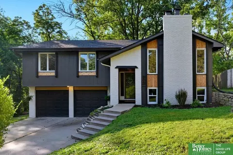 809 Hawthorne Ct, Council Bluffs, IA 51503