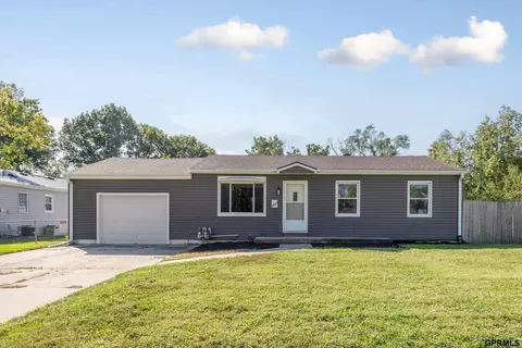 7511 Joseph Ave, La Vista, NE 68128