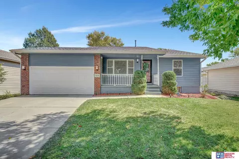 6110 NW 11th St, Lincoln, NE 68521