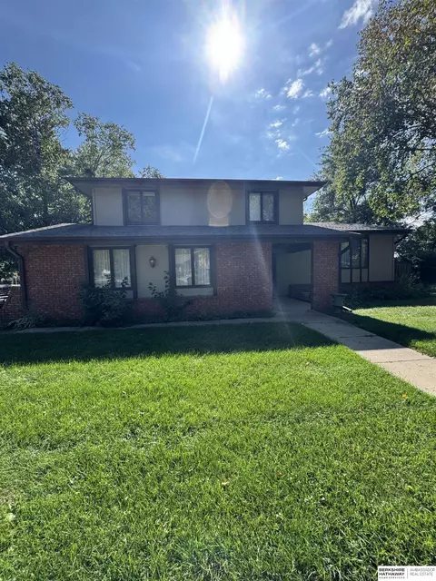 16059 Spring St, Omaha, NE 68130
