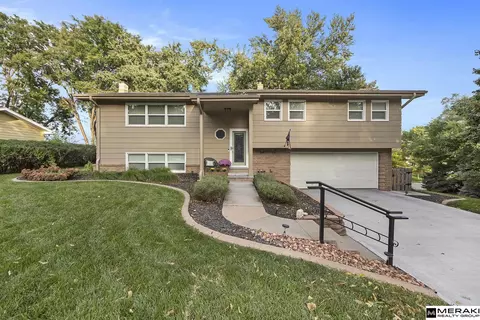 835 S 120th Ave, Omaha, NE 68154