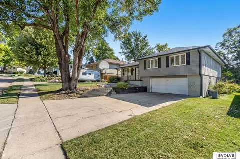 Exterior - 2425 S 113th St, Omaha, NE 68144 photo 2 of 10