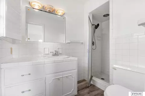Bath - 2425 S 113th St, Omaha, NE 68144 photo 1 of 2