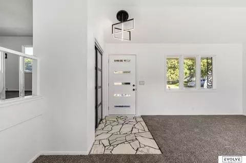 Entry Way - 2425 S 113th St, Omaha, NE 68144 photo 2 of 2