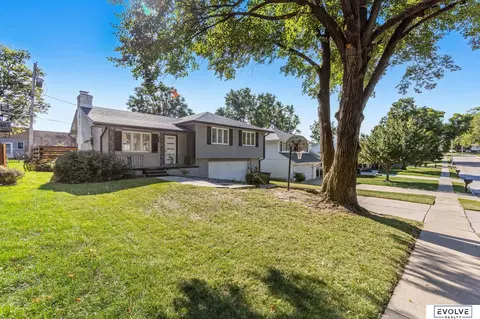 Exterior - 2425 S 113th St, Omaha, NE 68144 photo 3 of 10