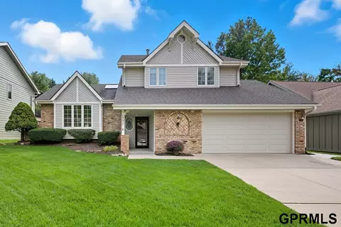 15921 Nottingham Dr, Omaha, NE 68118