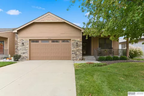5815 N 159th St, Omaha, NE 68116