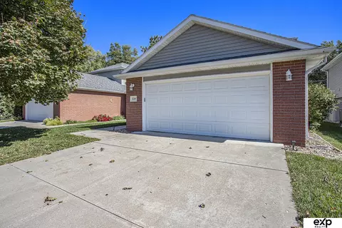 224 S 77 Pl, Lincoln, NE 68510
