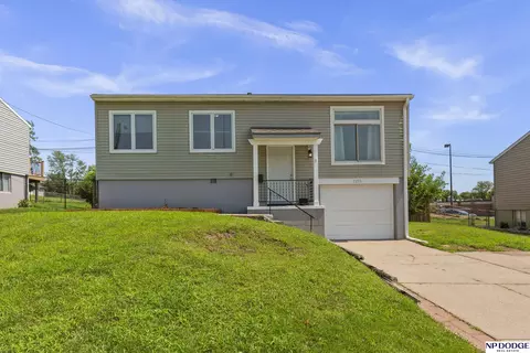 7215 S 81st St, La Vista, NE 68128
